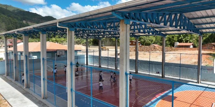 Quadra poliesportiva da Galera receberá nome de ex-estudante do bairro