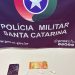 Policia Militar de São João Batista prende suspeito e encontra  drogas no centro