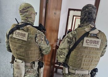 Operação queda da torre: Polícia Civil cumpre mandados contra lideranças de facção criminosa catarinense em 3 estados
