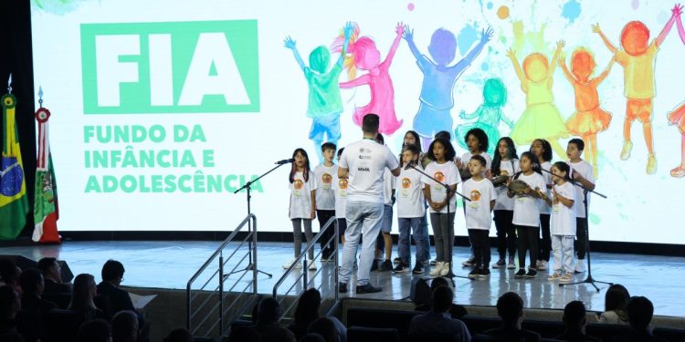 O Governo de Santa Catarina anunciou a abertura de dois novos editais do Fundo da Infância e Adolescência