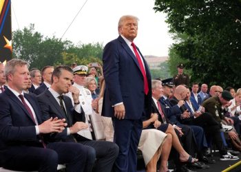 Trump considera restringir entrada de cidadãos de mais 36 países nos Estados Unidos, segundo imprensa americana