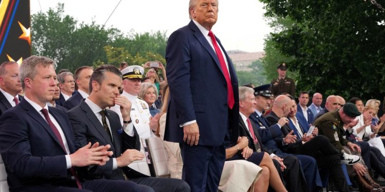 Trump considera restringir entrada de cidadãos de mais 36 países nos Estados Unidos, segundo imprensa americana