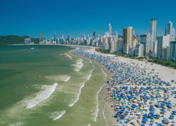 Santa Catarina lidera valorização imobiliária no Brasil em 2025