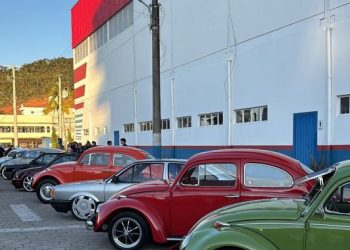 Evento reune mais de 130 carros na Exposição de Carros Antigos em São João Batista