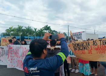 Manifestação indígena bloqueia BR‑101 em Araquari (SC)
