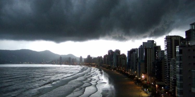 Feriado de Corpus Christi em SC será marcado por granizo, ventos fortes e chuvas intensas