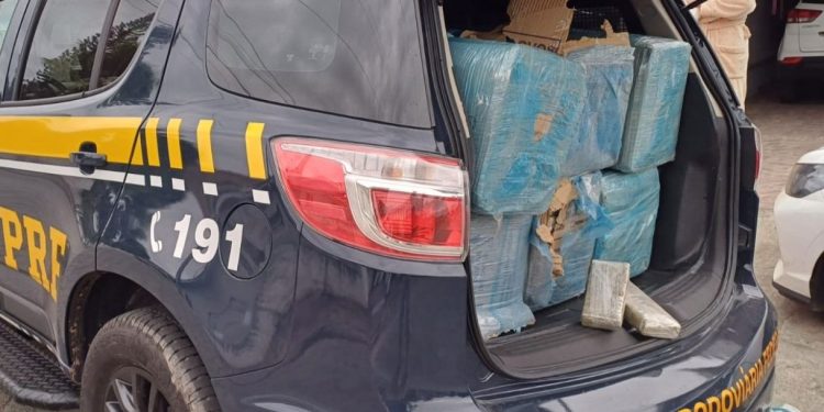 Fuga alucinada: homem tenta escapar de abordagem no Contorno da BR-101 mas é preso com 319 quilos de maconha