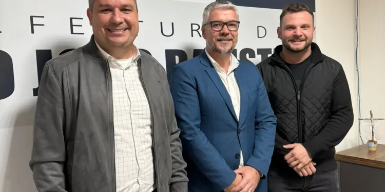 Prefeitura de São João Batista apresenta o novo secretário de Educação