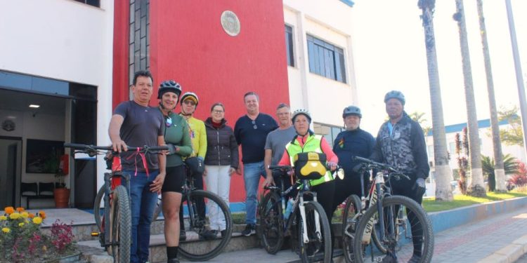 Caminho do Louvor: grupo de ciclistas realiza peregrinação no Ramal Padre Léo