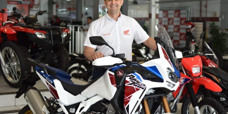 Mega Motos Brusque celebra o Dia do Motociclista com café da manhã especial e grandes promoções