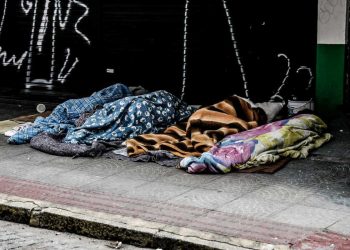 Governo de SC sanciona cadastro estadual de pessoas em situação de rua