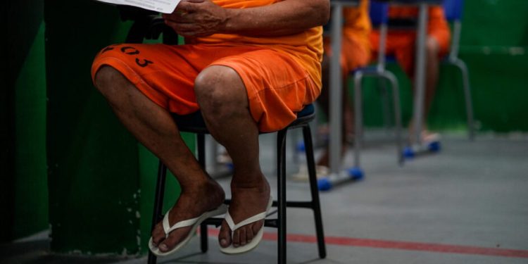 Superlotação nos presídios de SC leva TCE a intervir na destinação de recursos do sistema prisional