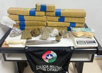 Após abordagem a guarnição de Motopatrulhamento apreende grande de droga em Brusque