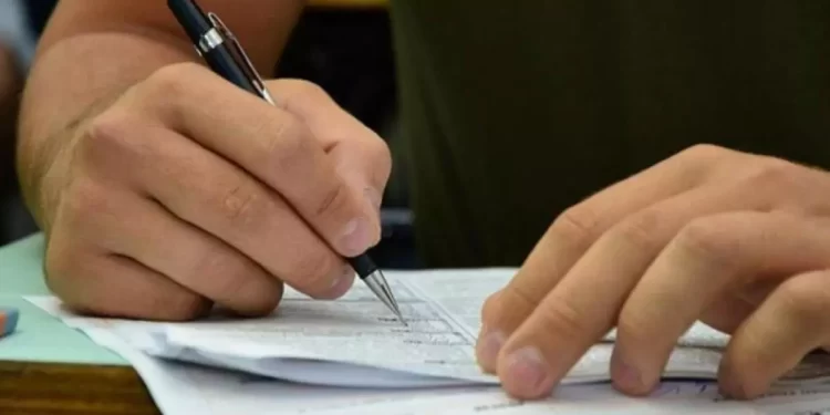 Enem 2025: Santa Catarina tem menor adesão de concluintes do ensino médio público no país