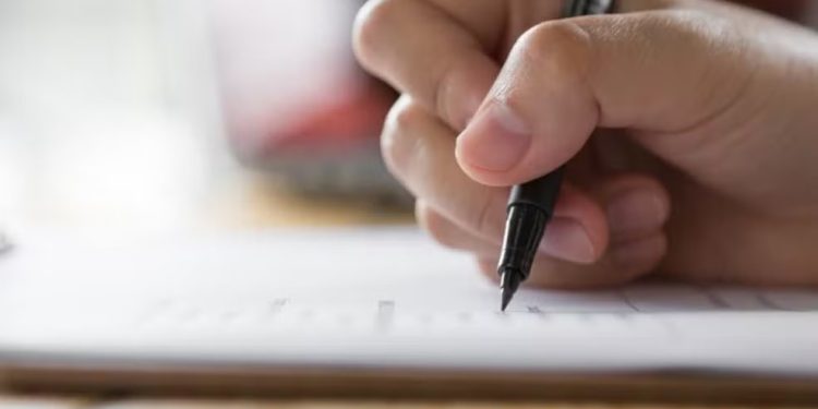 Concurso da Defensoria Pública de SC oferece salários de até R$ 9,3 mil