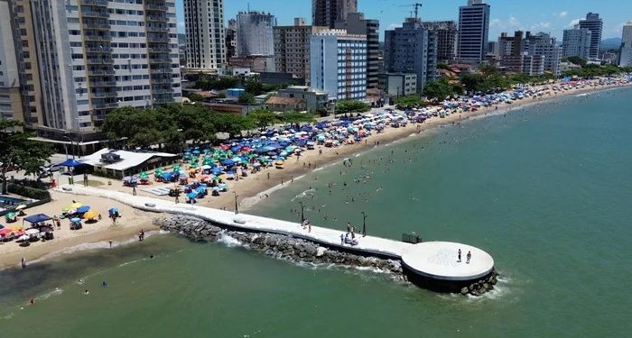 Proteção costeira e turismo motivam quatro obras de alargamento de praias em Santa Catarina