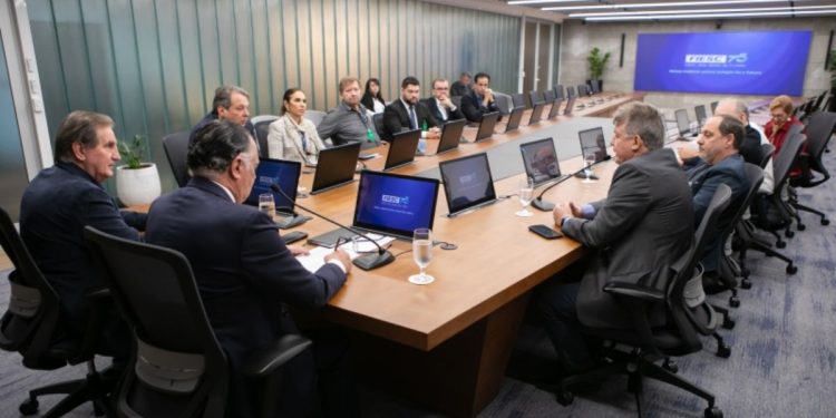 Santa Catarina anuncia pacote de R$ 435 milhões para proteger empresas e empregos afetados pela tarifa de Trump