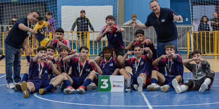 Futsal masculino de São João Batista assegura uma vaga na etapa regional da Olesc
