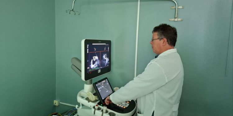 Hospital Celso Ramos recebe aparelho de ecocardiograma de última geração e aprimora diagnósticos