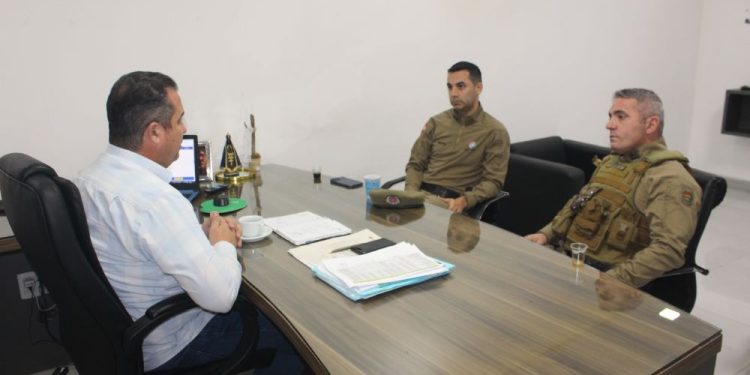 Prefeito Juliano Peixer recebe visita do comandante do 31º Batalhão de Polícia Militar