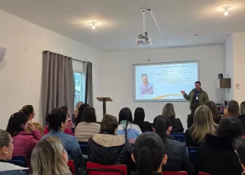 Professores da Educação Infantil participam de capacitação multidisciplinar pelo programa Saúde na Escola