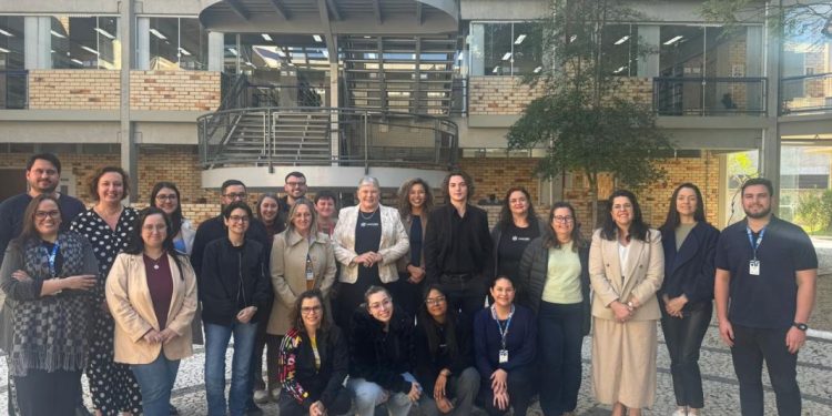 Unifebe sedia capacitação de profissionais para atuação nos escritórios de projetos dos Centros de Inovação de SC