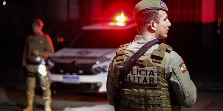 Mais de 6.100 foragidos da justiça são capturados pela PMSC em 2025 