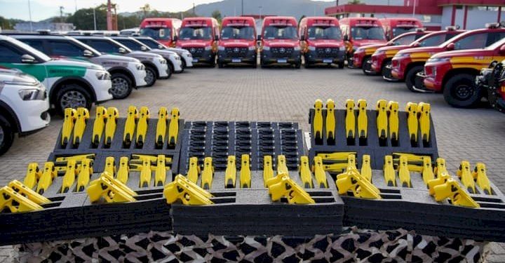 Governo do Estado realiza promoções de oficiais e praças da PMSC e CBMSC e realiza entrega de viaturas