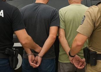 Polícia Civil e Polícia Militar prendem em flagrante dupla que extorquia idosa em Porto Belo