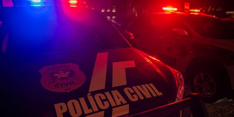 Polícia Civil prende em Canelinha suspeito de crimes sexuais contra dezenas de adolescentes e possivelmente crianças