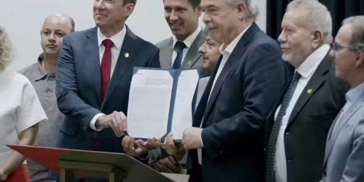 BNDES destina R$ 3,3 bilhões a rodovias, agroindústria e setor naval em SC