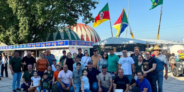 Grupo de produtores rurais de São João Batista visita a 48ª Expointer no Rio Grande do Sul