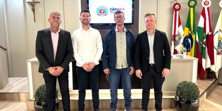 Com Fábio da Ravel na presidência, Câmara de São João Batista tem nova Mesa Diretora