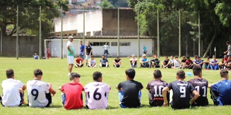 Golpe da falsa peneira usava nome da Federação Catarinense para enganar atletas