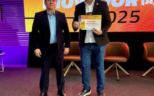 Juliano Peixer conquista o título de Prefeito Inovador 2025