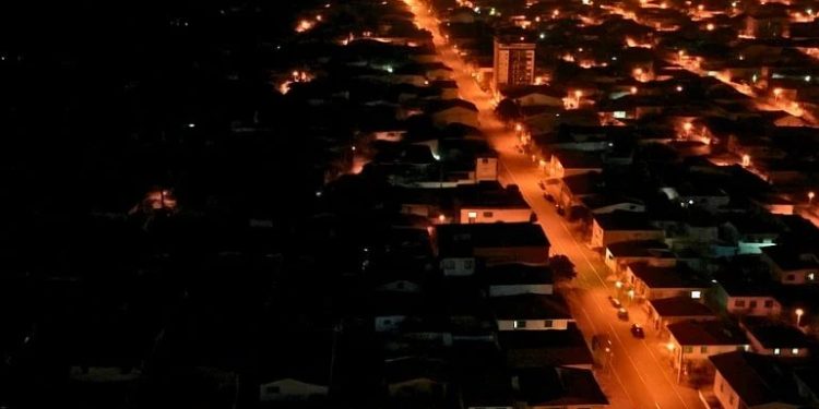 Apagão nacional deixa 88 mil unidades consumidoras sem energia em Santa Catarina