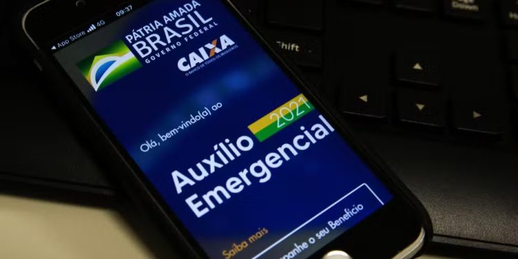Santa Catarina: mais de 9 mil famílias notificadas para devolver R$ 26,7 milhões do Auxílio Emergencial