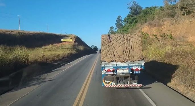 Falta de caminhoneiros causa prejuízo de R$ 30 milhões por mês em Santa Catarina