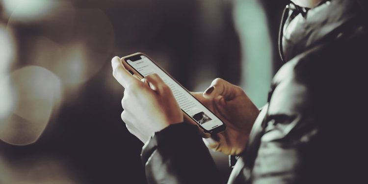 Secretaria de Segurança do RJ alerta para novo golpe que usa clonagem de voz para enganar vítimas