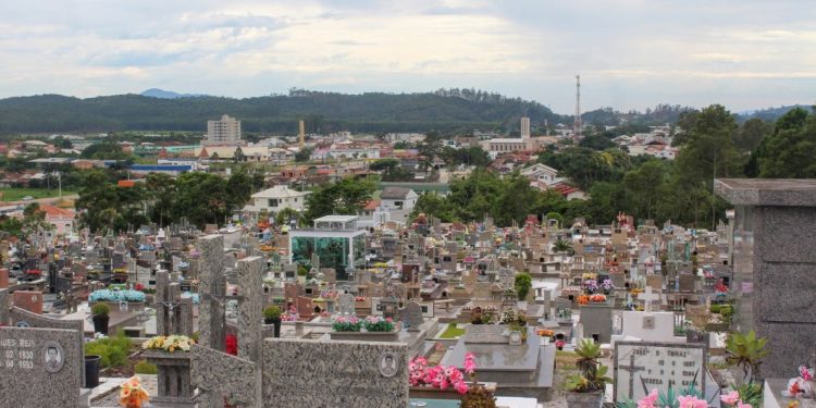 Cemitério Municipal de Canelinha tem prazo para limpeza e manutenção dos túmulos ao Dia de Finados