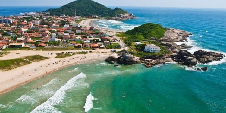 SC registra recorde de turistas estrangeiros em 2025: Argentina, Chile e Paraguai lideram origem