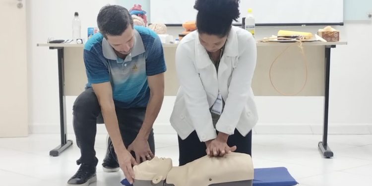 Formação prática em primeiros socorros fortalece o cuidado a idosos em Santa Catarina