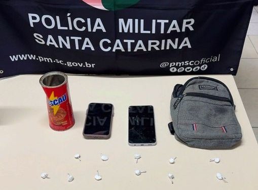 Após perseguição Policia Militar prende homem e encontra droga em São João Batista