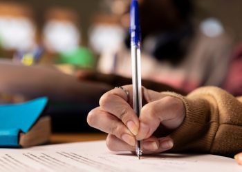 Histórico de violência doméstica pode impedir posse em concursos de Santa Catarina