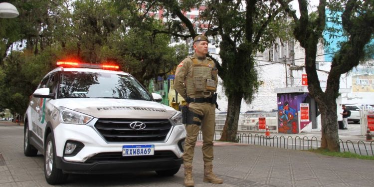 Santa Catarina aplica multa por porte e uso de drogas em espaços públicos