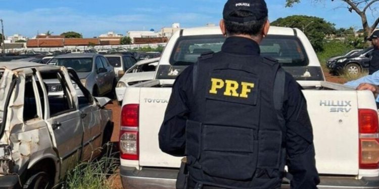 Leilão da PRF em SC oferece mais de 600 veículos, incluindo Audi com lance inicial de R$ 1,6 mil