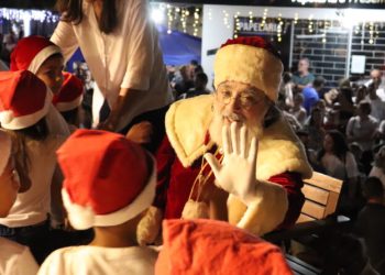 Natal Luz de Canelinha registra grande presença de público