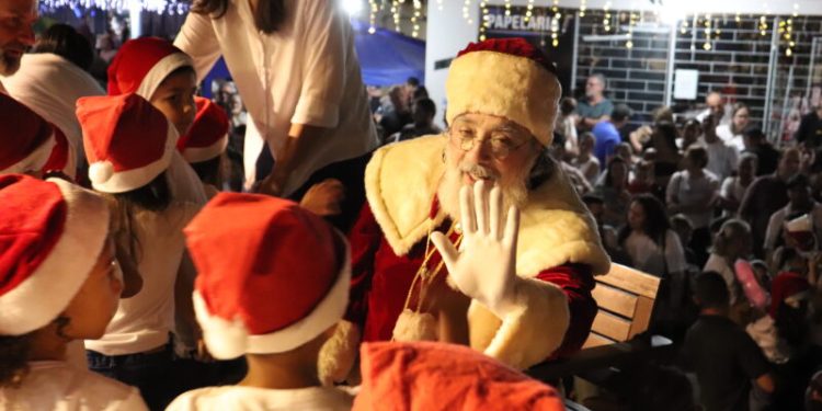 Natal Luz de Canelinha registra grande presença de público