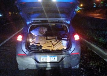 Menor de idade é apreendido com 300 quilos de maconha e carro roubado após perseguição em Joinville