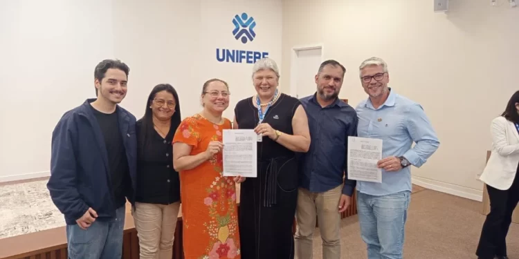 São João Batista firma termo de cooperação com a Unifebe para receber egressos do Programa Universidade Gratuita